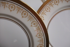 AYNSLEY GOLDEN DOWERY #7892- DINNER PLATES   .....   ttps://www.jaapiesfinechinastore.com