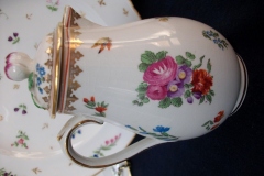 BOOTHS 8477 FLORAL & GARDEN INSECTS- COVERED PITCHER/JUG  .....   https://www.jaapiesfinechinastore.com
