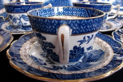 BOOTHS REAL OLD WILLOW A8025- CUPS &  SAUCERS  .....   https://www.jaapiesfinechinastore.com