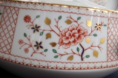 ROYAL CROWN DERBY LUCIENNE #A1266- COVERED SERVING BOWL   .....   https://www.jaapiesfinechinastore.com