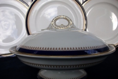 ROYAL WORCESTER COBALT 5786- COVERED FOOTED SERVING BOWL  .....  https://www.jaapiesfinechinastore.com