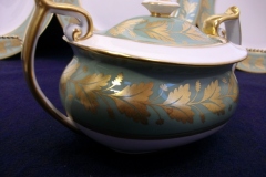 SPODE VALENTINE Y7706 GREEN WITH GOLD LEAF- COVERED SUGAR BOWL ..... https://www.jaapiesfinechinastore.com